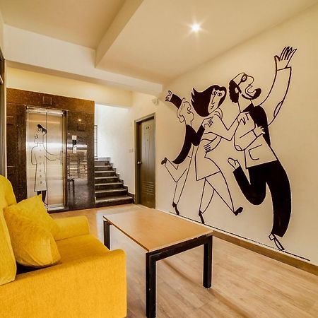 Townhouse Sarvar Hospitality Near Ascendas Park Square Mall Бенґалуру Екстер'єр фото