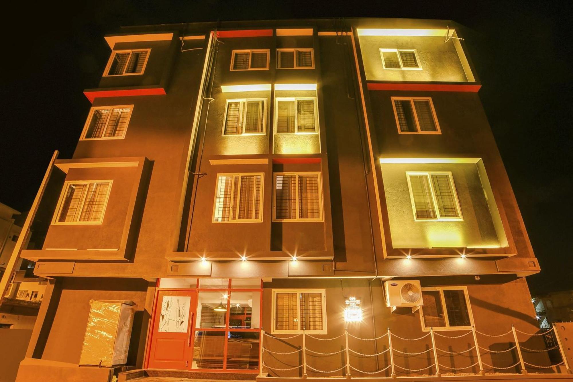 Townhouse Sarvar Hospitality Near Ascendas Park Square Mall Бенґалуру Екстер'єр фото