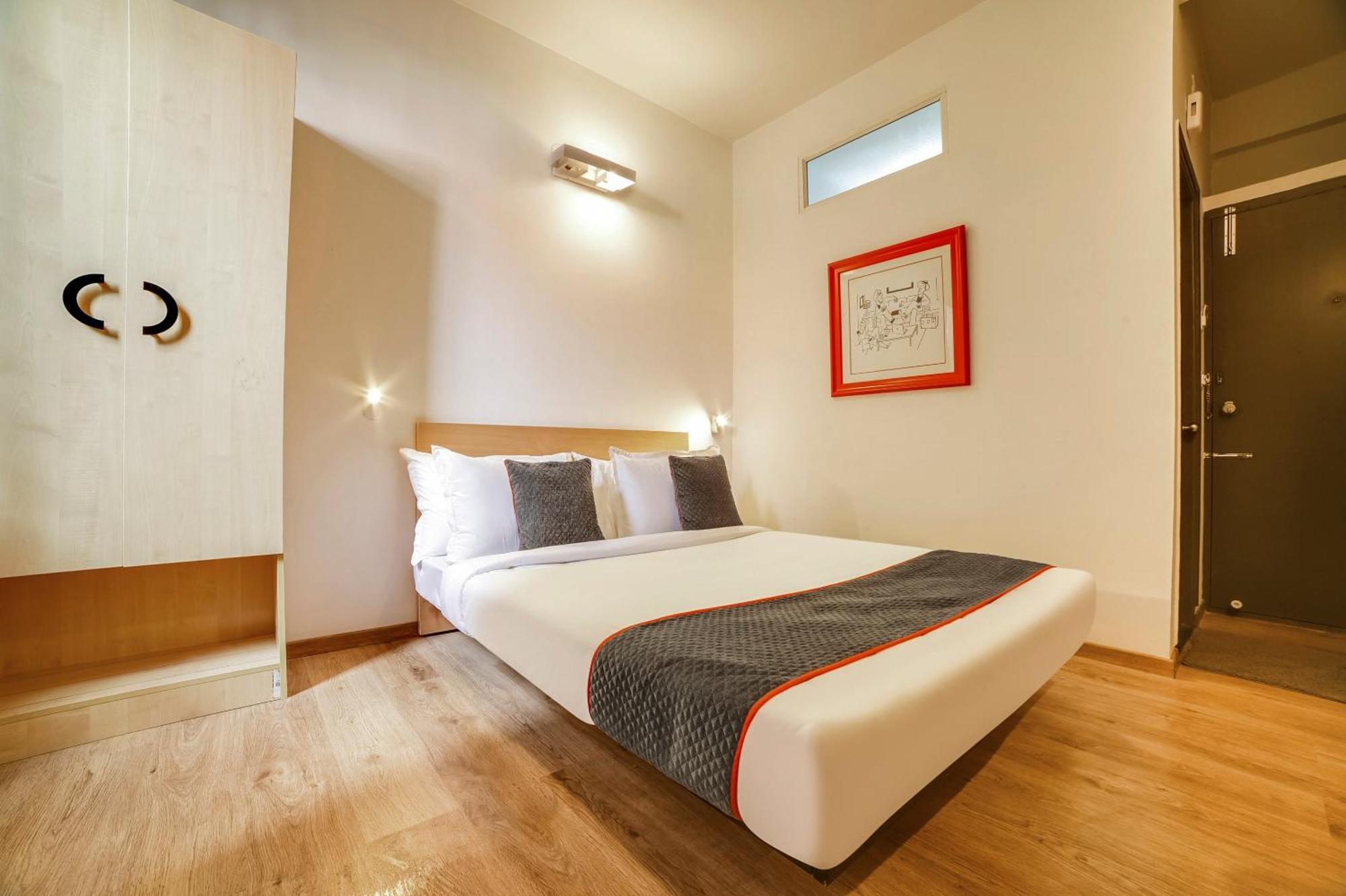 Townhouse Sarvar Hospitality Near Ascendas Park Square Mall Бенґалуру Екстер'єр фото