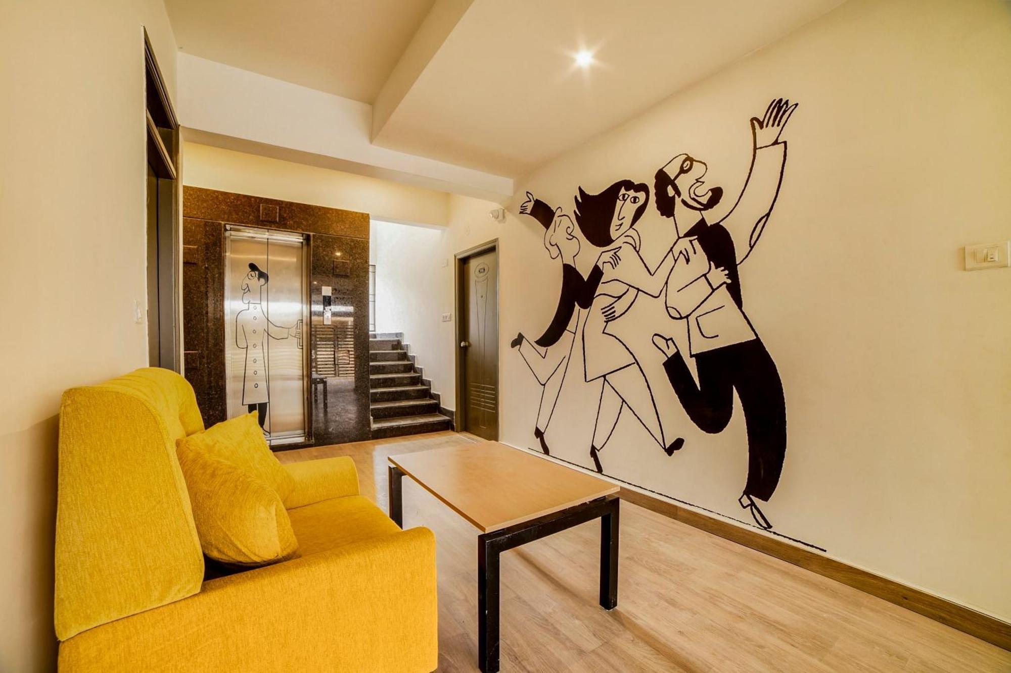 Townhouse Sarvar Hospitality Near Ascendas Park Square Mall Бенґалуру Екстер'єр фото