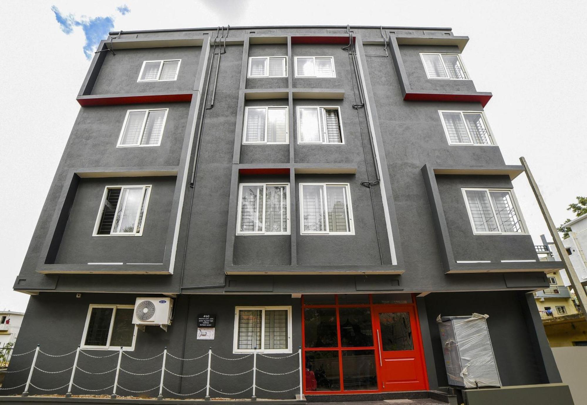 Townhouse Sarvar Hospitality Near Ascendas Park Square Mall Бенґалуру Екстер'єр фото